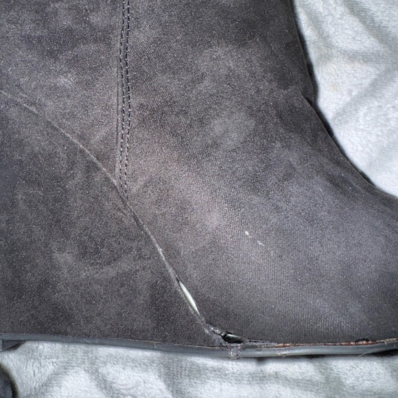 Heeled boots - Picture 2 of 2